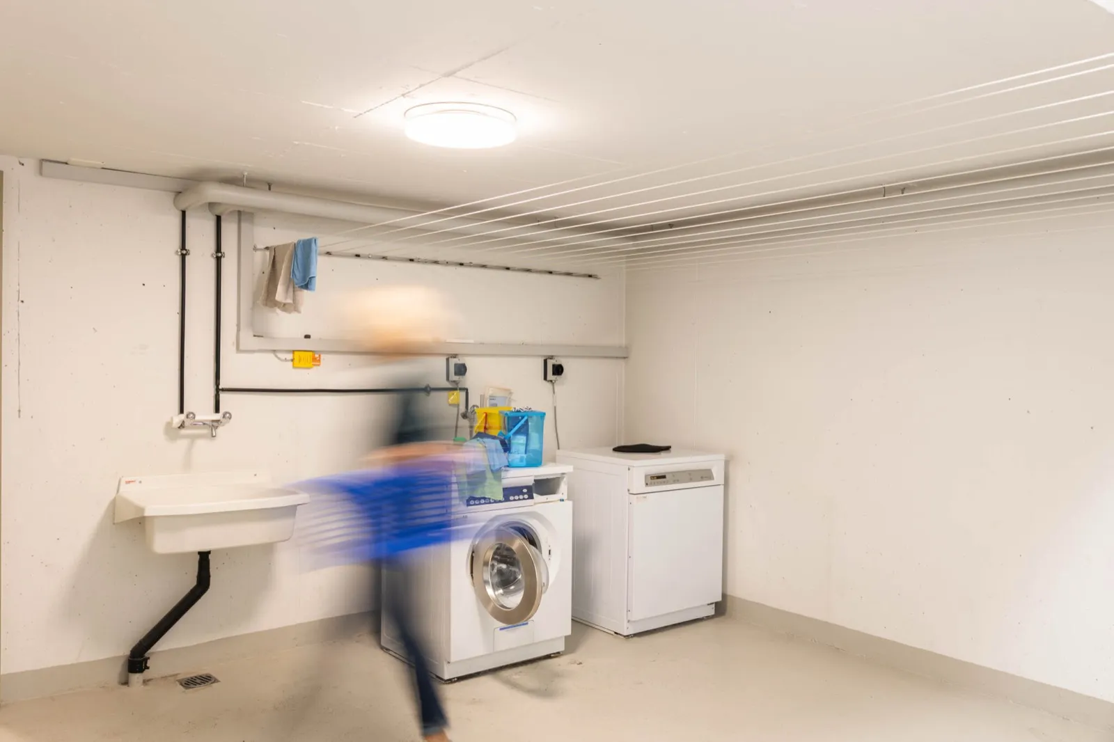 Innenraum mit bedarfsgesteuerter LED-Beleuchtung